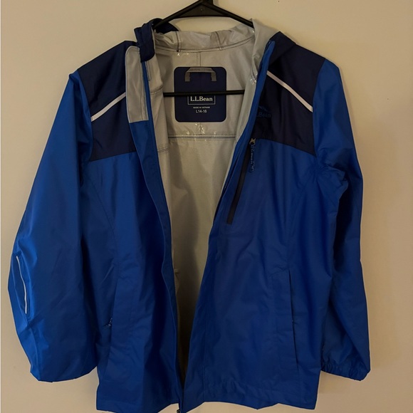 Ll Beans boys rain Jacket size L 14-16 Updated photos. Open to fair offers - Picture 2 of 3